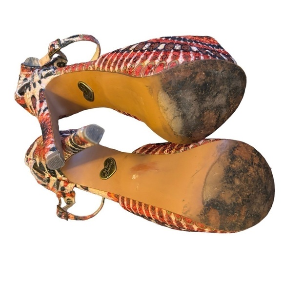 Betsey Johnson Bandit Swirl Multi-Color Platform 6” Stiletto Peep Toe Heels Sz 6 - Picture 11 of 11